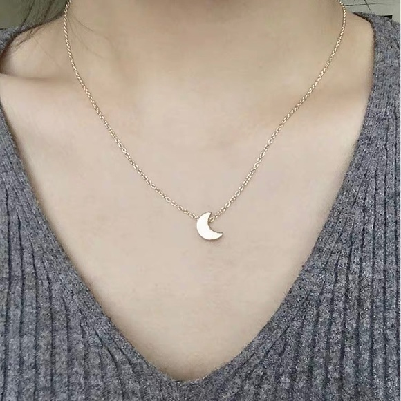 Jewelry - ❣️$25/3❣️ Little Crescent Pendant Sterling Silver Necklace